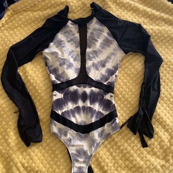 Rip curl surf suit.  Tie dye. Zipper in back with sexy mesh details. - Picture 2 of 6